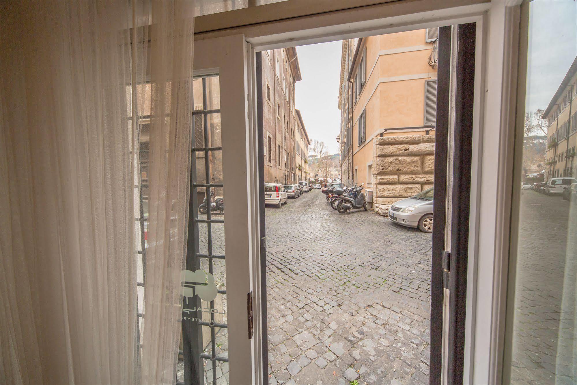 Purple Home Wisteria Rome Exterior photo